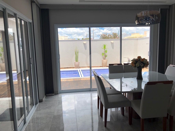 Foto REO1105326