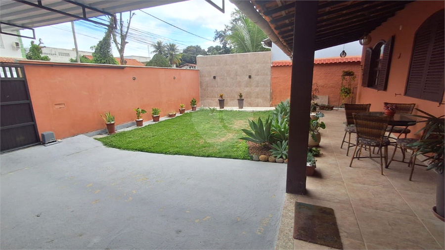 Foto REO1105331