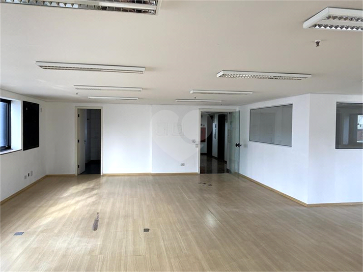 Foto REO1105380