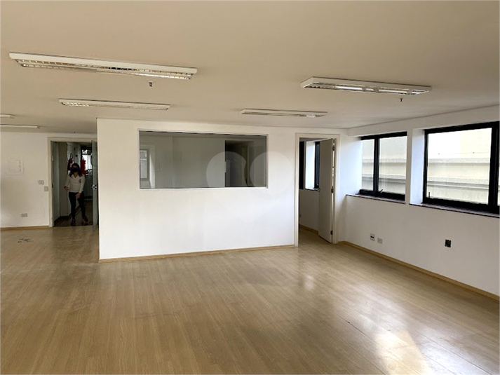 Foto REO1105387