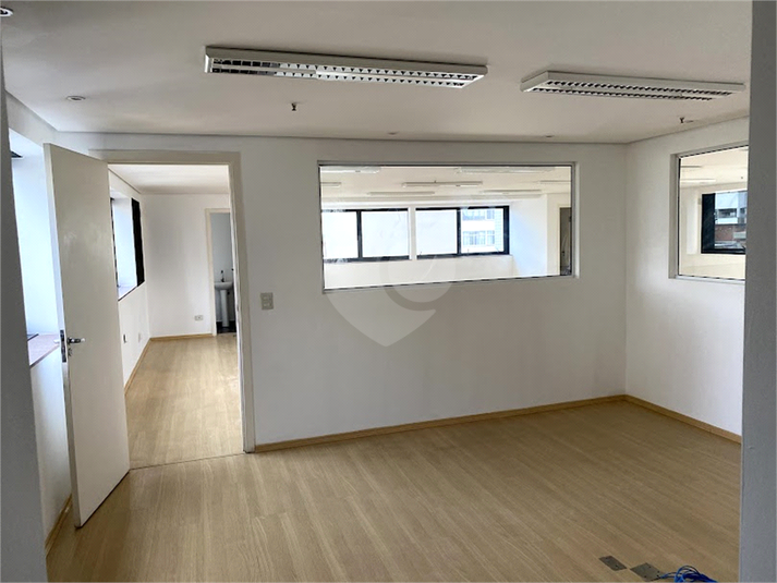 Foto REO1105387