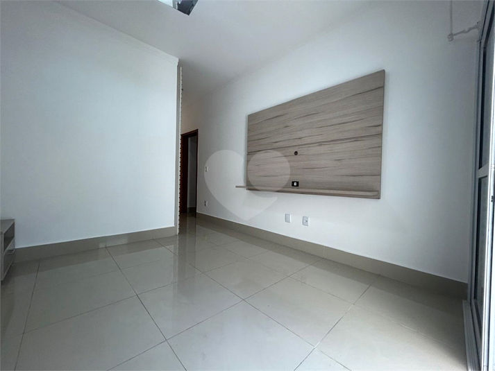 Foto REO1105463