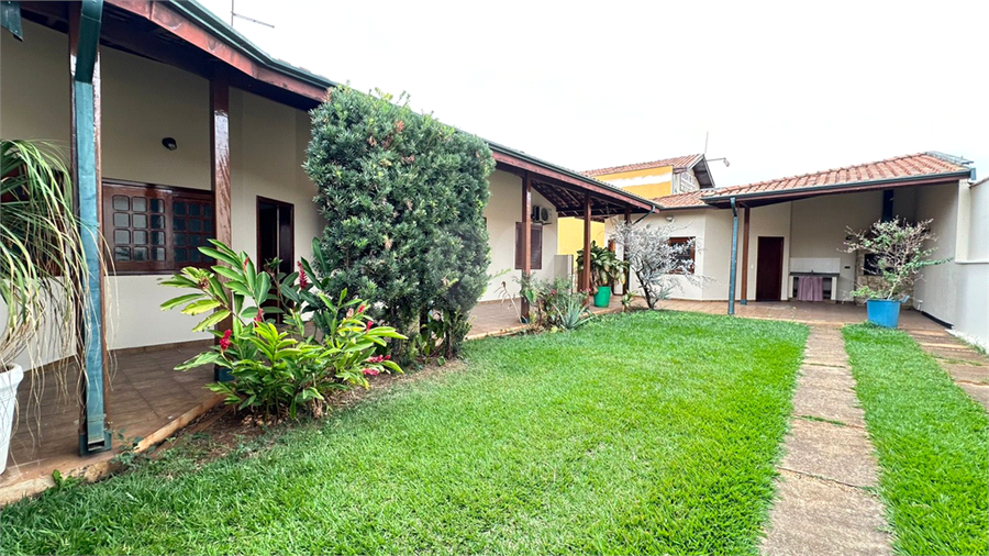 Foto REO1105469