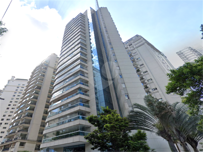 Foto REO1105557