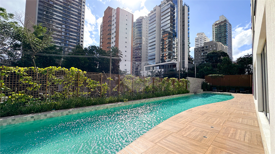 Foto REO1105611