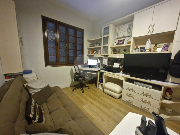 Foto REO1105620