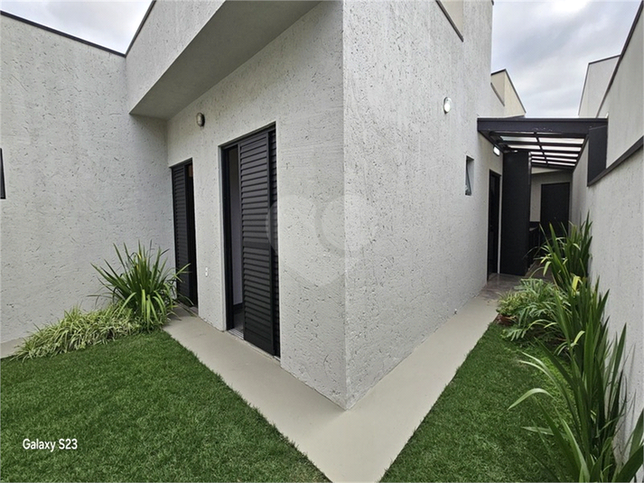 Foto REO1105635