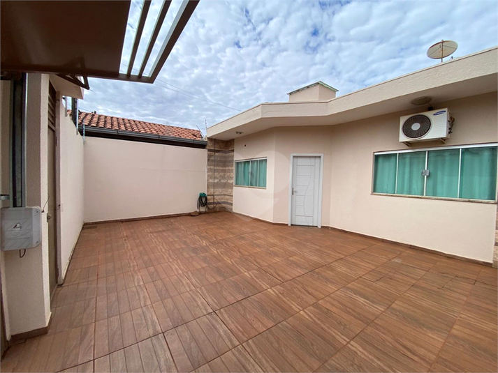 Fundos da casa