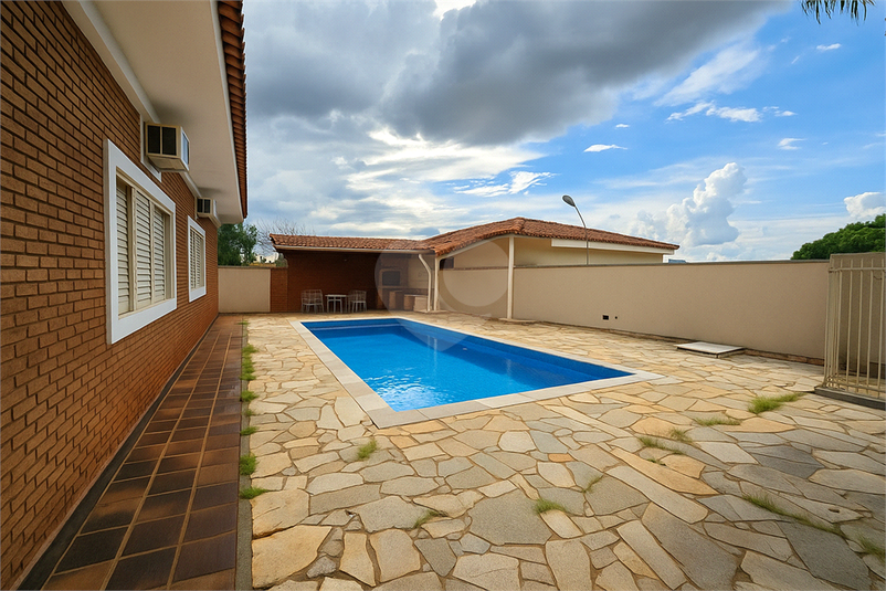 Foto REO1105779