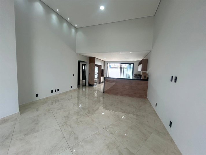 Foto REO1105825