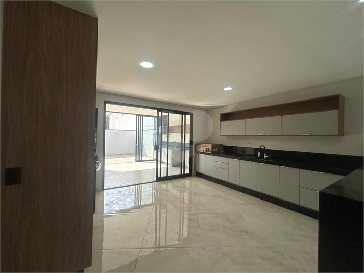 Foto REO1105825
