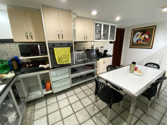 Foto REO1105877