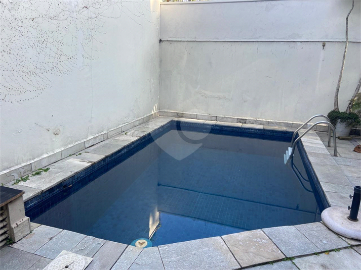 Foto REO1105883