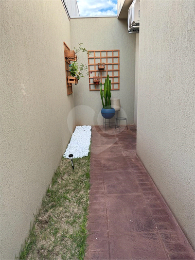 Foto REO1105982