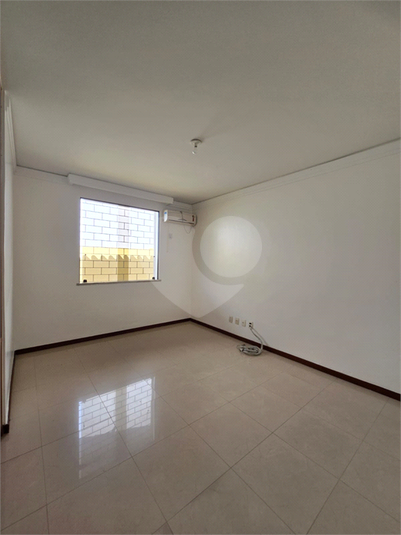 Foto REO1105984
