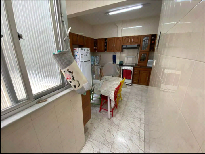 Foto REO1106011