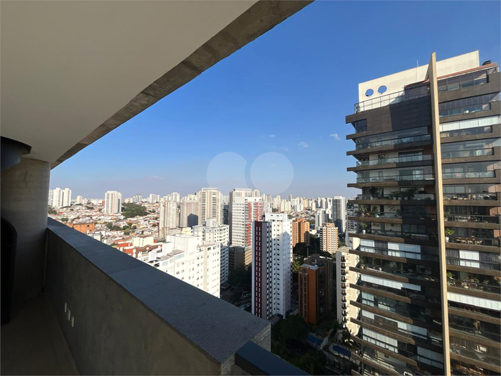 Foto REO1106049