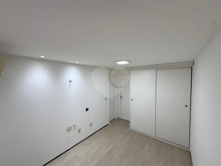 Foto REO1106240