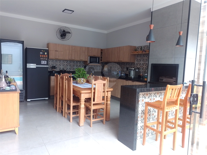 Foto REO1106352