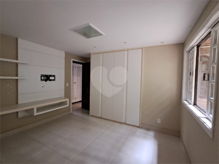 Foto REO1106357