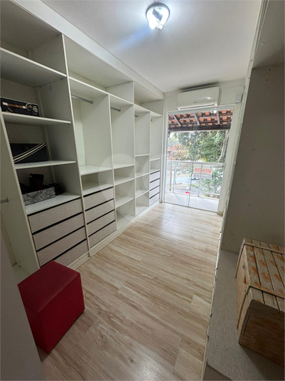 Foto REO1106629