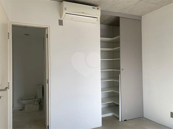 Foto REO1106634