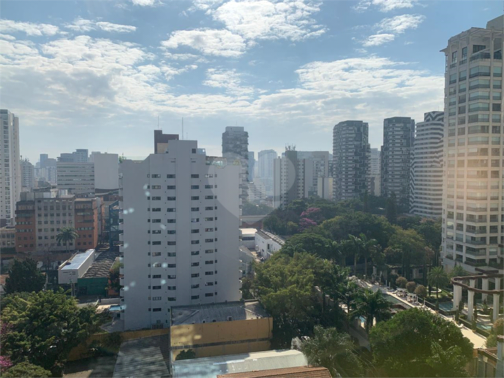 Foto REO1106634