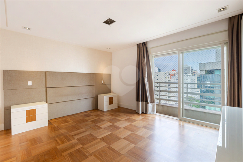 Foto REO1106661
