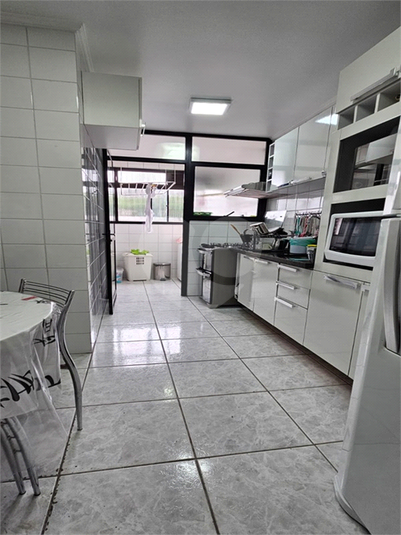Foto REO1106710