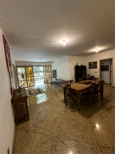 Foto REO1106803