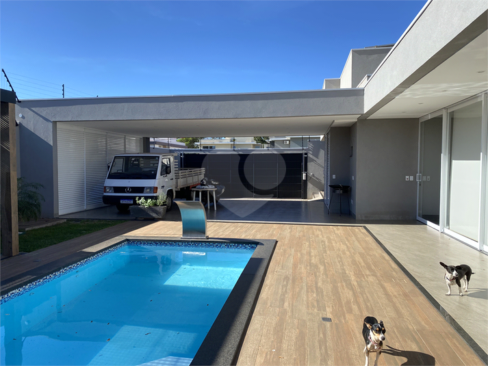 Foto REO1106823