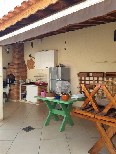 Foto REO1107042