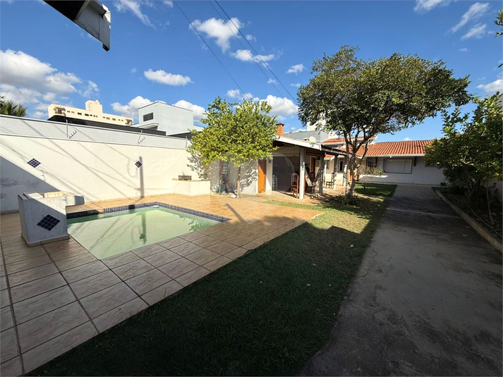Foto REO1107122