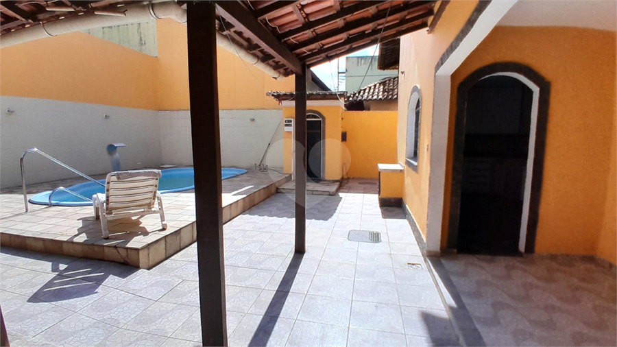 Foto REO1107181