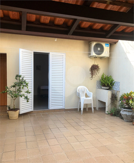 Foto REO1107252