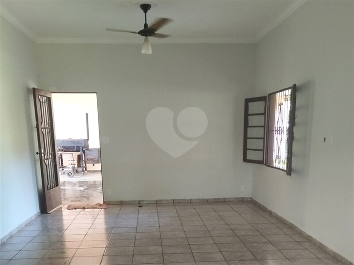Foto REO1107302