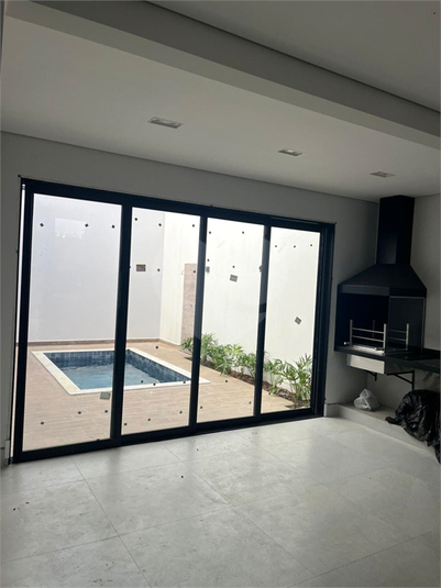 Foto REO1107532