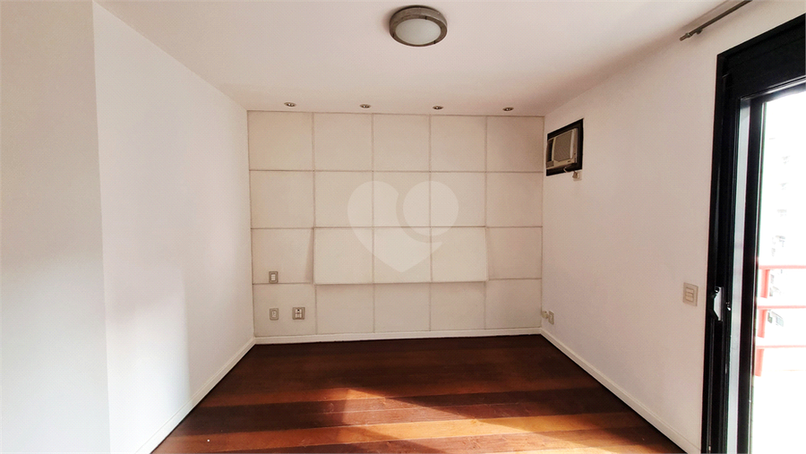 Foto REO1107558