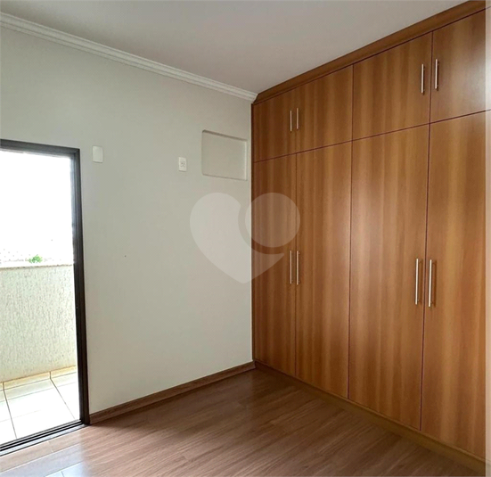 Foto REO1107639