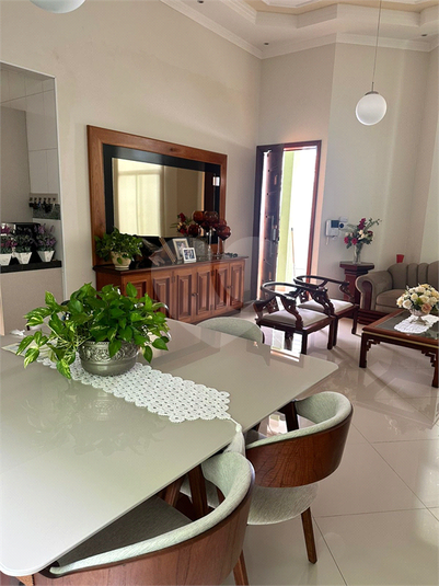 Foto REO1107665