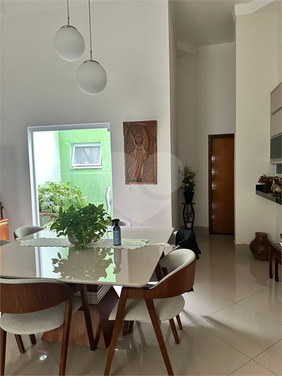 Foto REO1107665