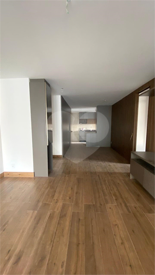 Foto REO1107700