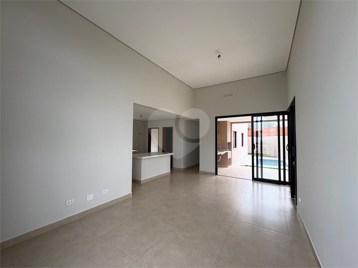 Foto REO1107854