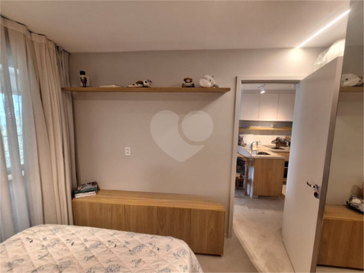 Foto REO1107955