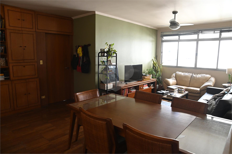 Foto REO1108001