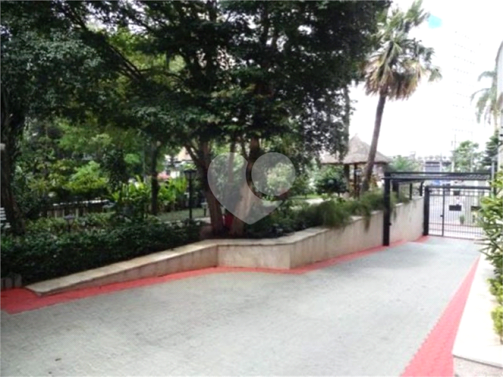 Foto REO1108003