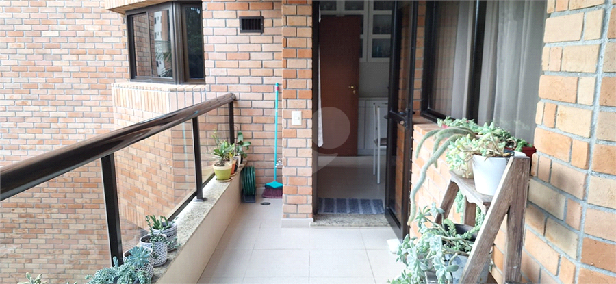 Foto REO1108010