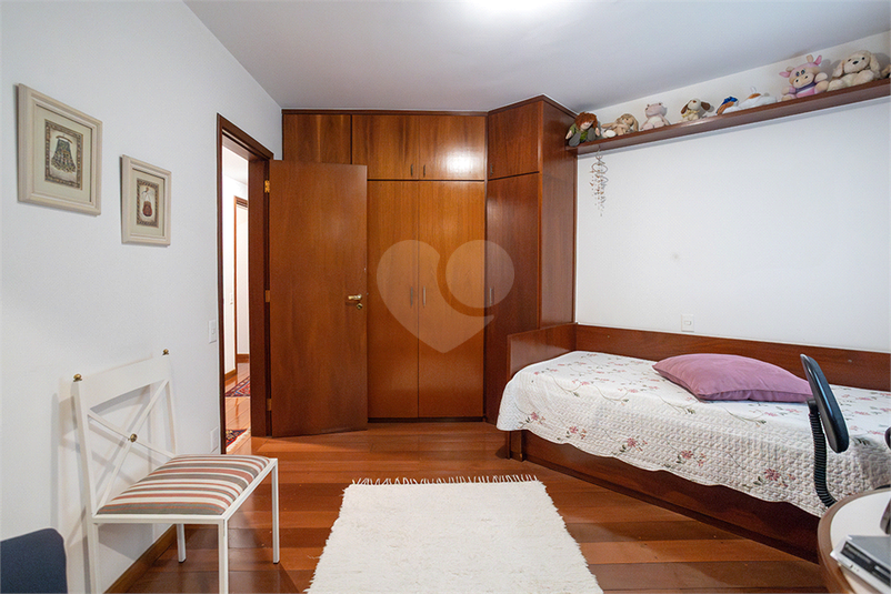 Foto REO1108010