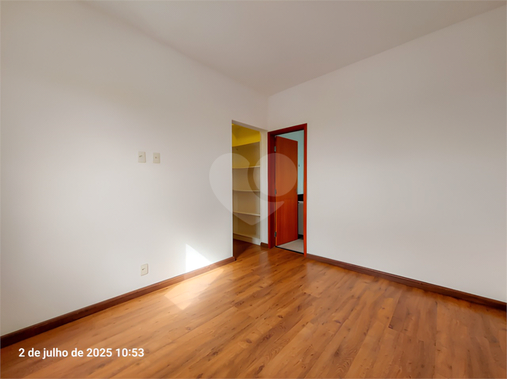 Foto REO1108012