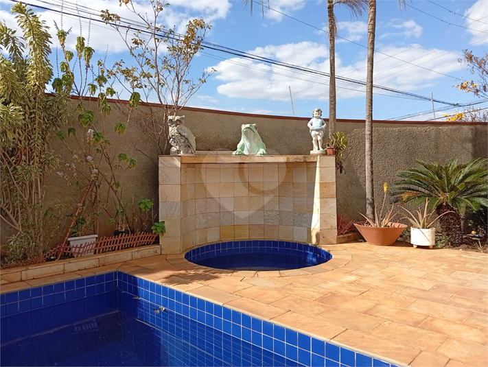 Foto REO1108242